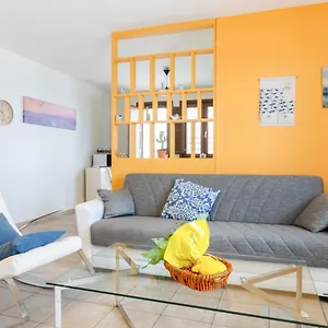 Appartamento Colorful Flat With Terrace & Parking, Lecce